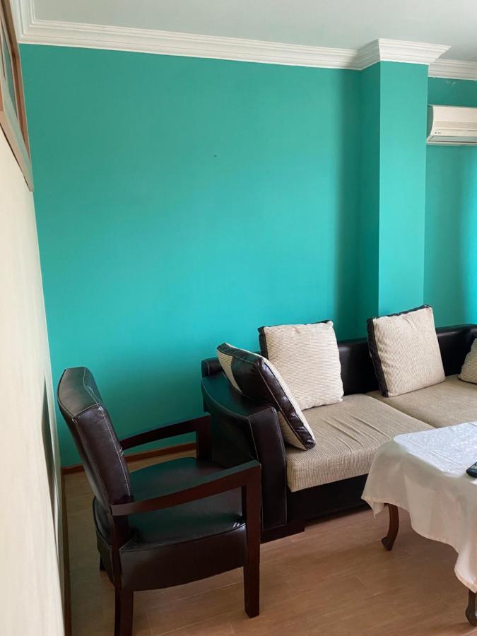 Nina'S Apartment On Gorgasali 巴统 外观 照片