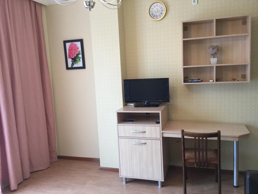 Nina'S Apartment On Gorgasali 巴统 外观 照片