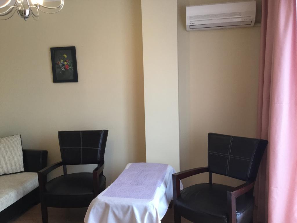 Nina'S Apartment On Gorgasali 巴统 外观 照片