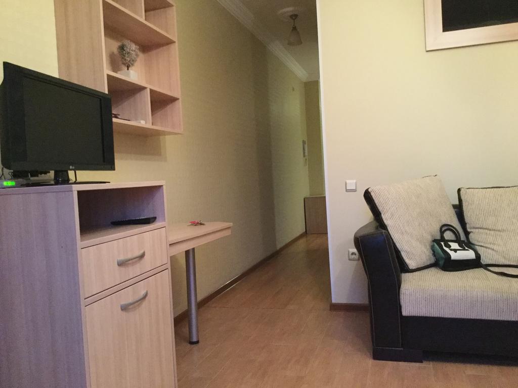 Nina'S Apartment On Gorgasali 巴统 外观 照片
