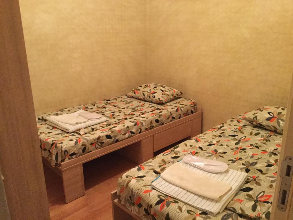 Nina'S Apartment On Gorgasali 巴统 外观 照片