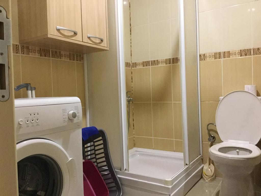 Nina'S Apartment On Gorgasali 巴统 外观 照片