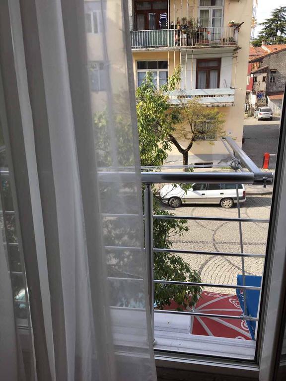Nina'S Apartment On Gorgasali 巴统 外观 照片