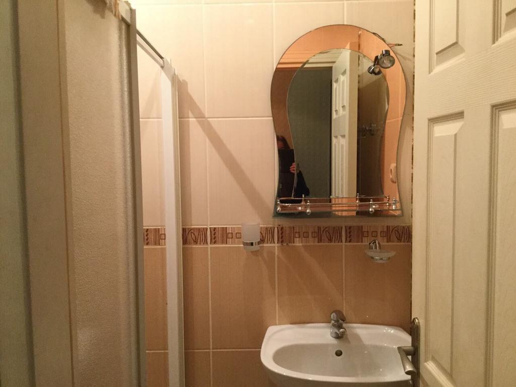 Nina'S Apartment On Gorgasali 巴统 外观 照片